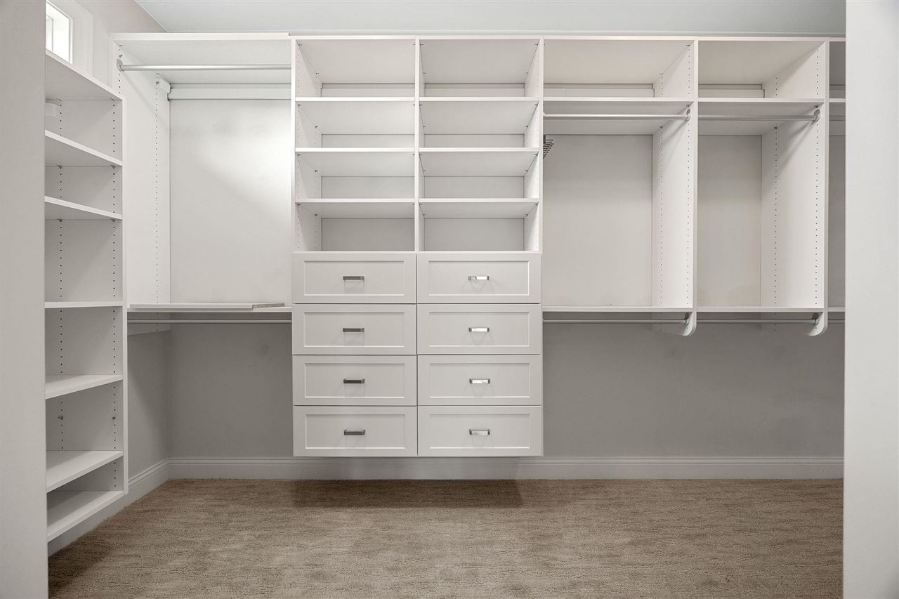 713 Sherwood Iowa City IA 52245