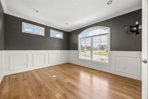 713 Sherwood Iowa City IA 52245