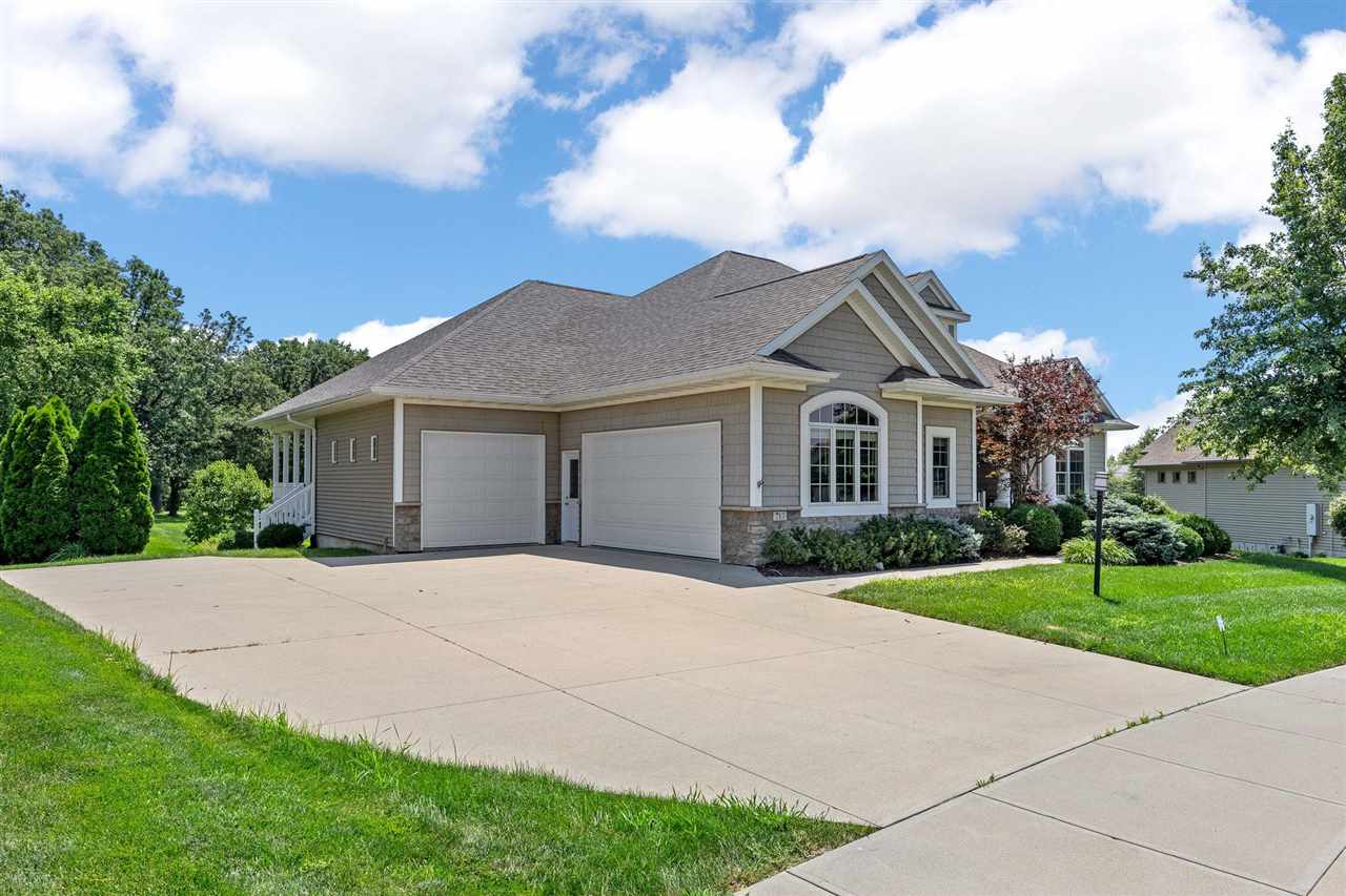713 Sherwood Iowa City IA 52245