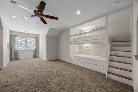 713 Sherwood Iowa City IA 52245
