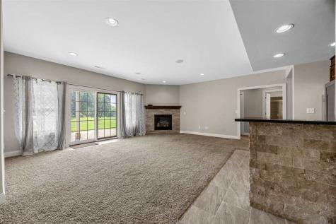 713 Sherwood Iowa City IA 52245