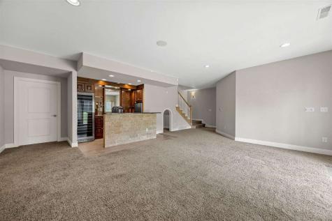 713 Sherwood Iowa City IA 52245