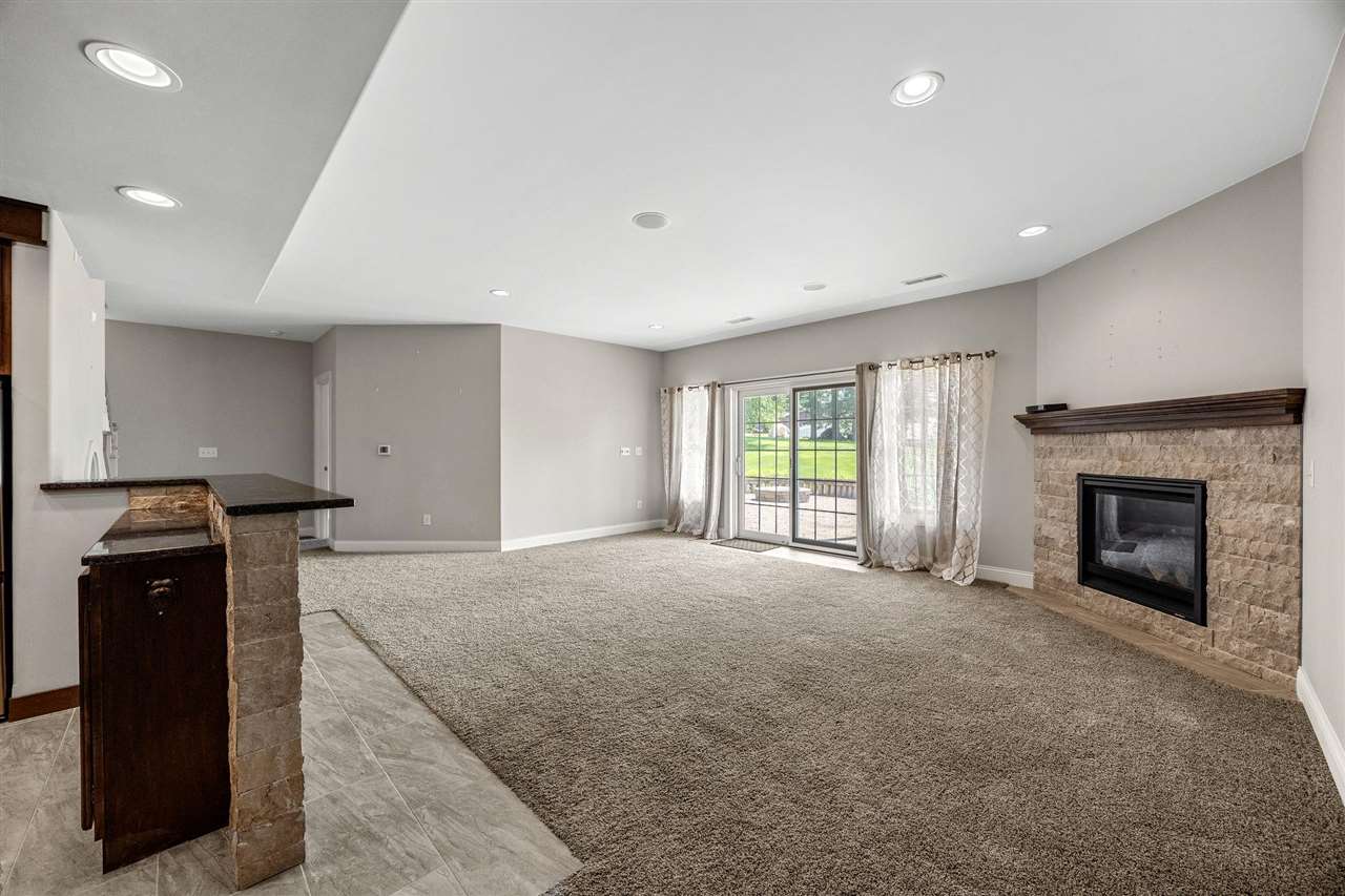 713 Sherwood Iowa City IA 52245