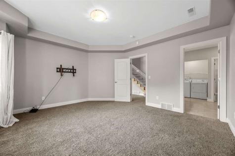 713 Sherwood Iowa City IA 52245