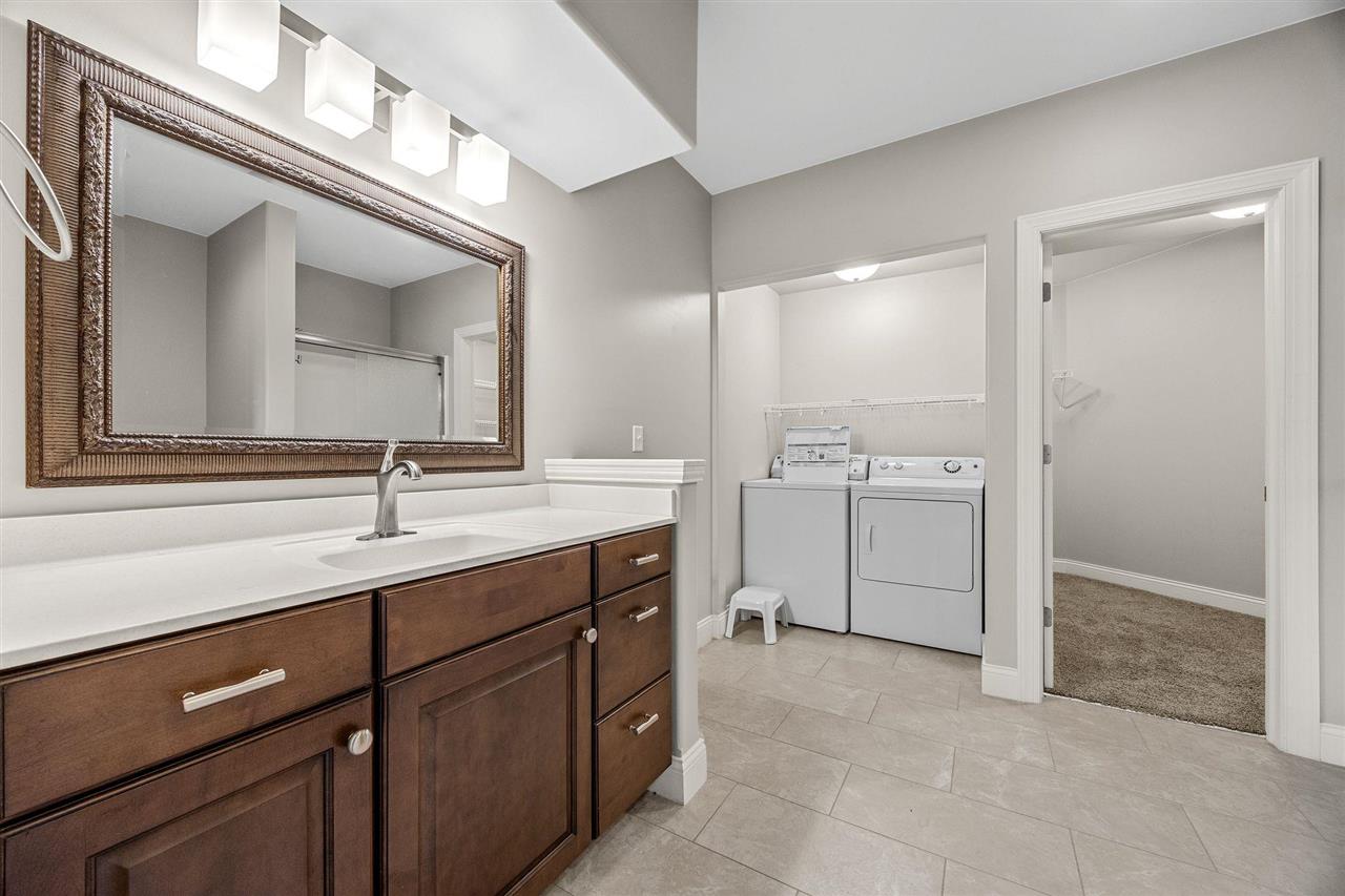 713 Sherwood Iowa City IA 52245