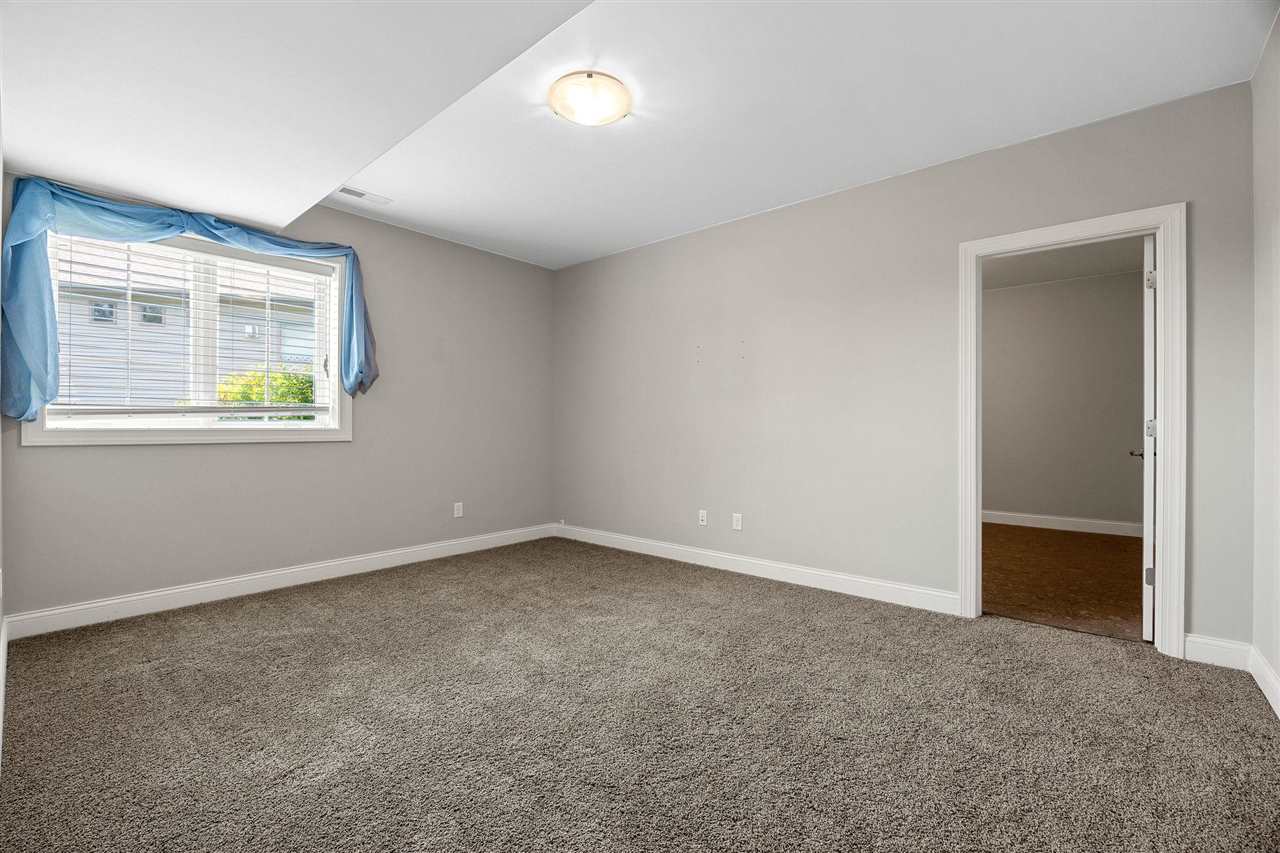 713 Sherwood Iowa City IA 52245