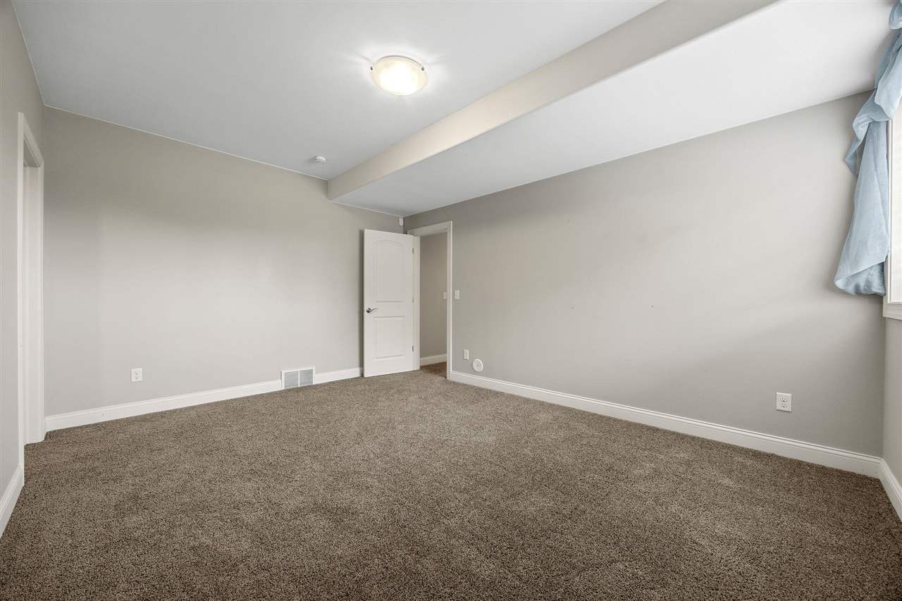 713 Sherwood Iowa City IA 52245