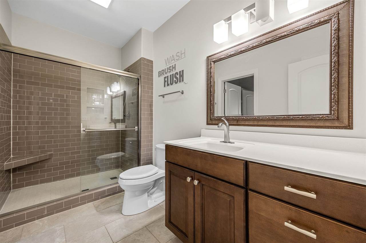 713 Sherwood Iowa City IA 52245
