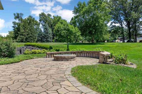 713 Sherwood Iowa City IA 52245