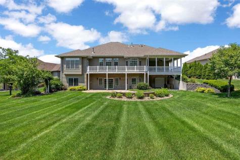 713 Sherwood Iowa City IA 52245