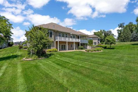 713 Sherwood Iowa City IA 52245