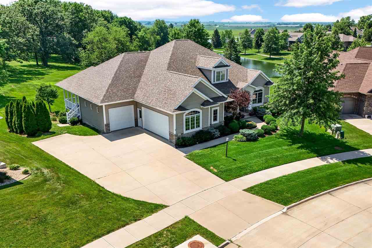 713 Sherwood Iowa City IA 52245