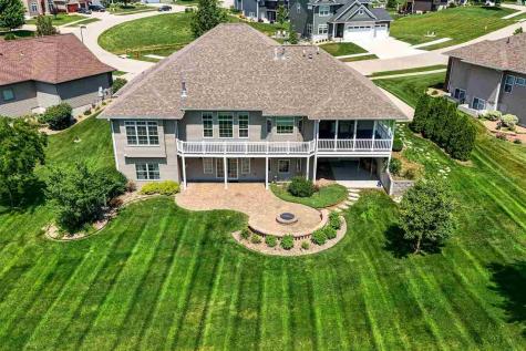 713 Sherwood Iowa City IA 52245
