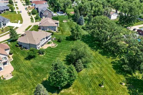 713 Sherwood Iowa City IA 52245