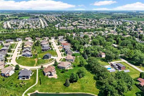 713 Sherwood Iowa City IA 52245