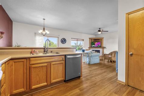 1552 Cook Circle North Liberty IA 52317
