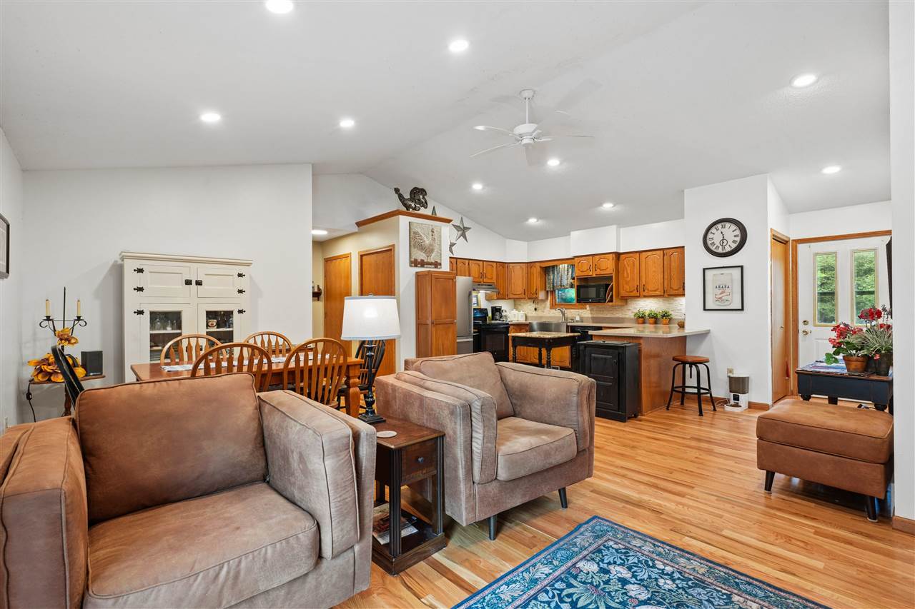 206 220th Trail South Amana IA 52334