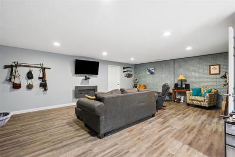 206 220th Trail South Amana IA 52334