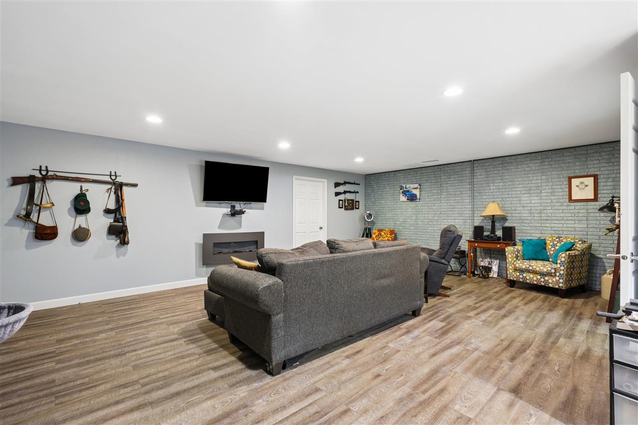 206 220th Trail South Amana IA 52334