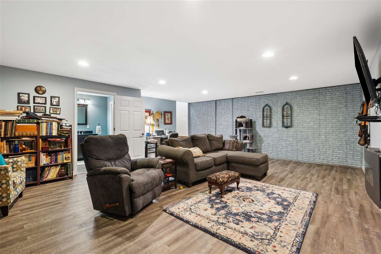 206 220th Trail South Amana IA 52334