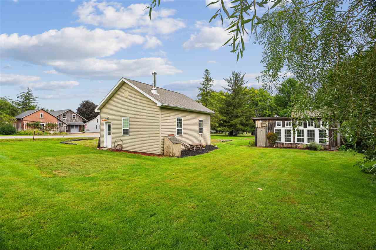 206 220th Trail South Amana IA 52334