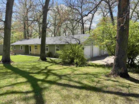 4261 Oak Leaf Lane Iowa City IA 52240