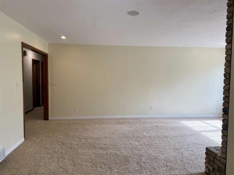 4261 Oak Leaf Lane Iowa City IA 52240