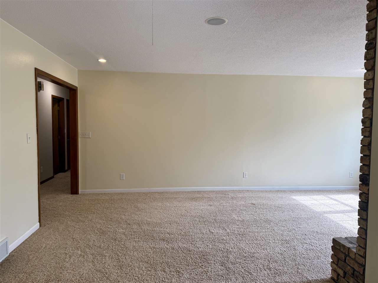 4261 Oak Leaf Lane Iowa City IA 52240