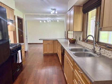 4261 Oak Leaf Lane Iowa City IA 52240