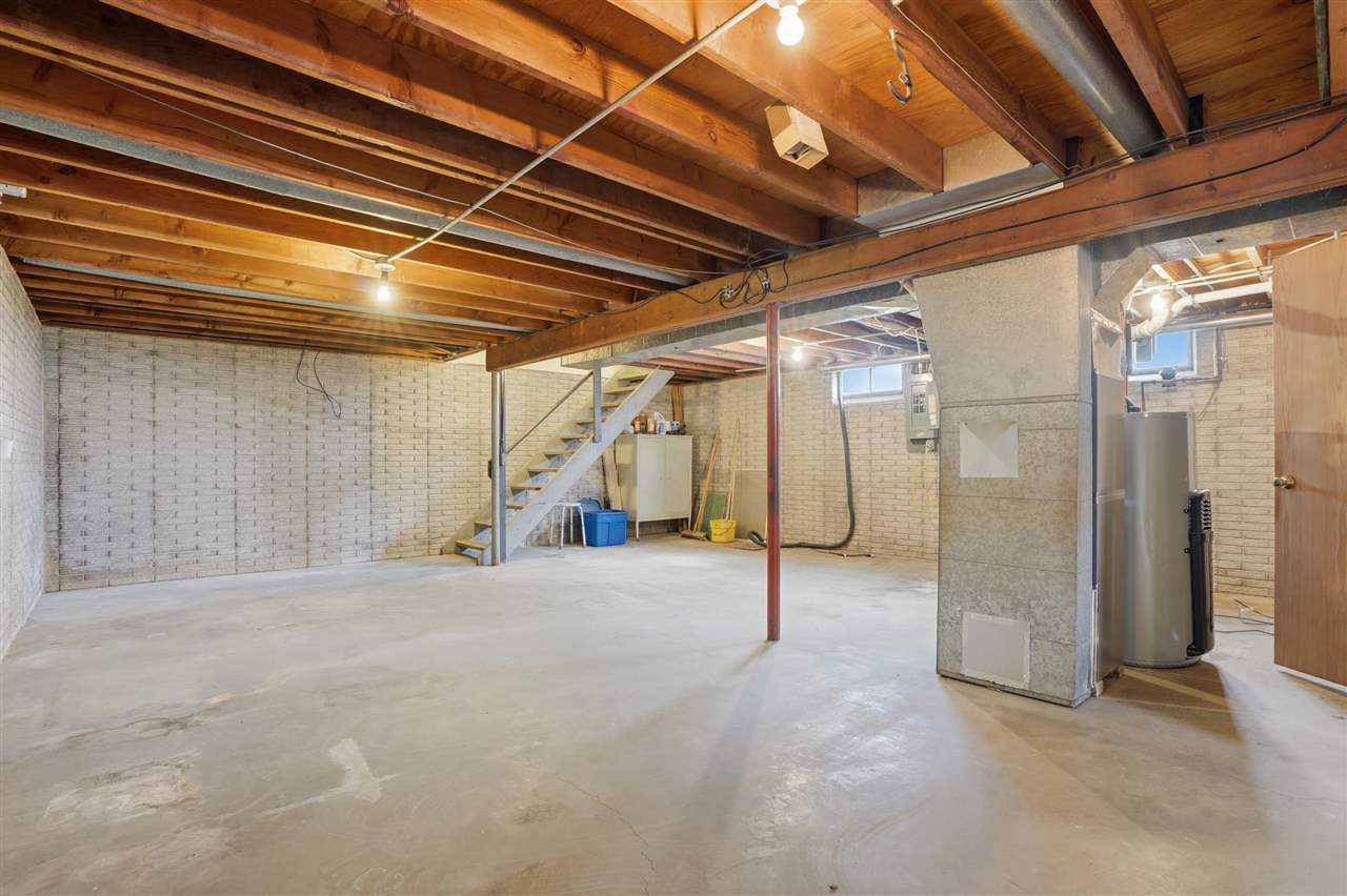 235 Wiley Blvd, NW Cedar Rapids IA 52405