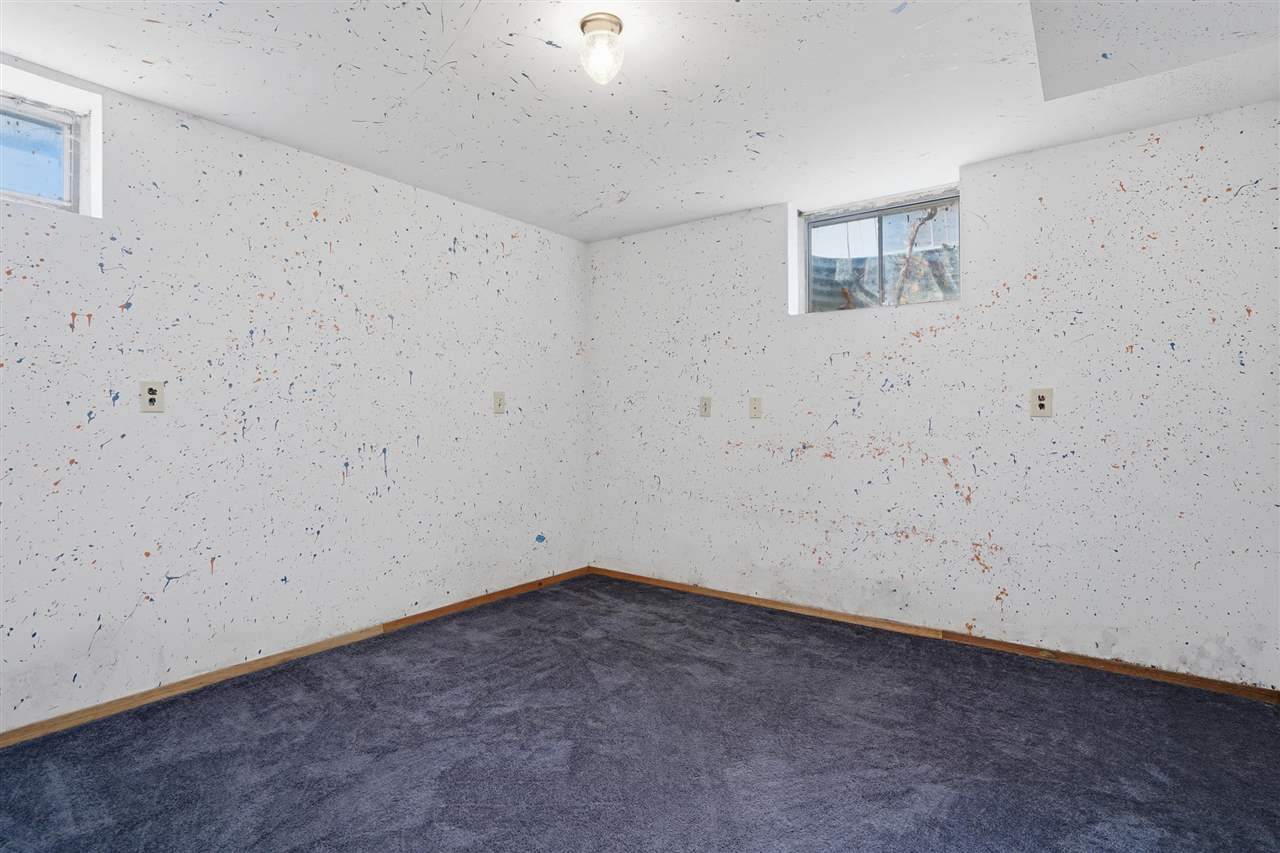 235 Wiley Blvd, NW Cedar Rapids IA 52405