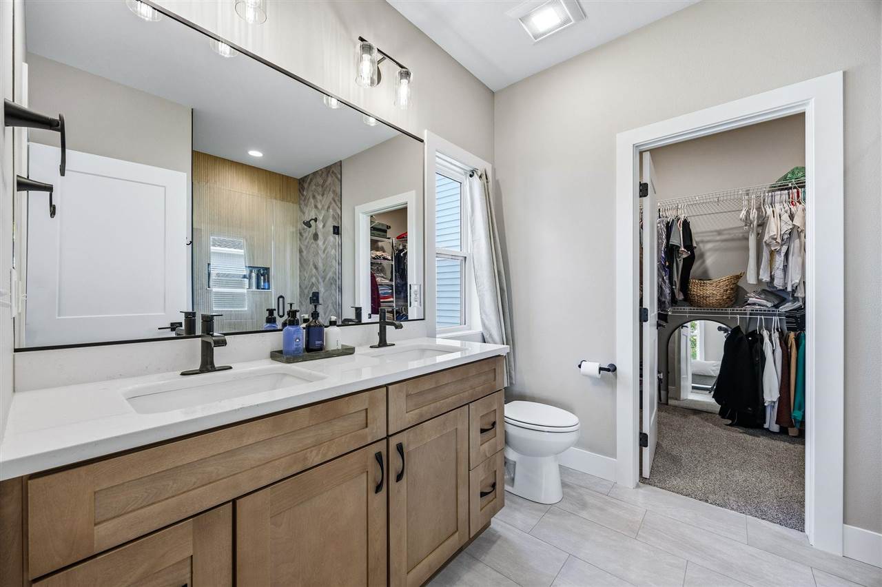 521 Elizabeth Lane Tiffin IA 52340