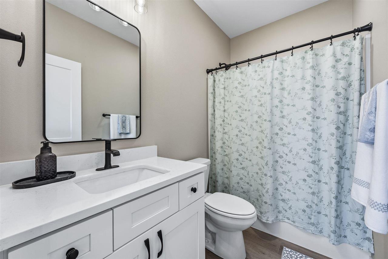 521 Elizabeth Lane Tiffin IA 52340