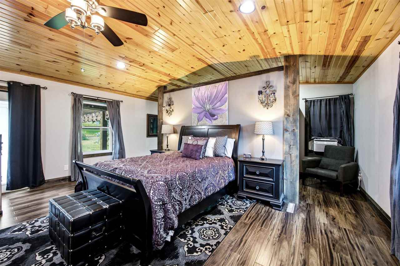 331 Blackberry Avenue Riverside IA 52327