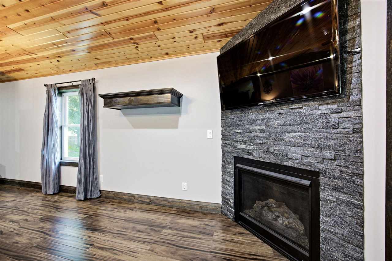 331 Blackberry Avenue Riverside IA 52327