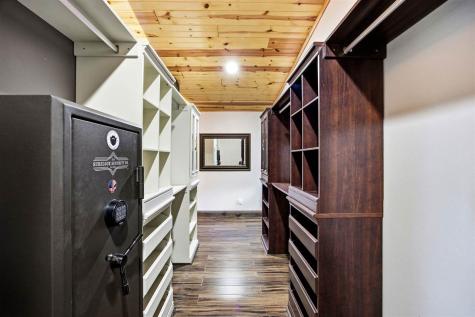 331 Blackberry Avenue Riverside IA 52327