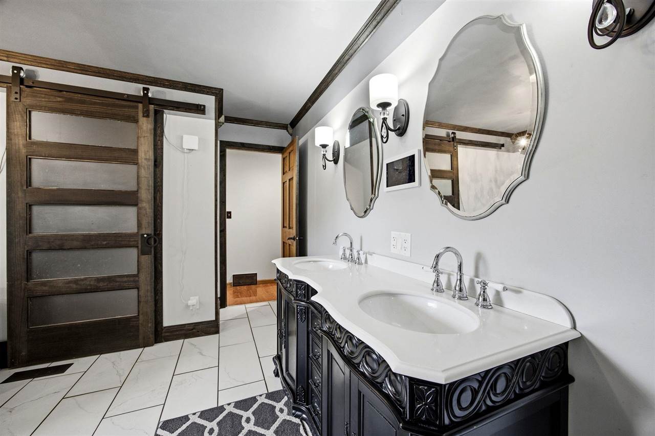 331 Blackberry Avenue Riverside IA 52327