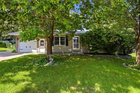 331 Blackberry Avenue Riverside IA 52327