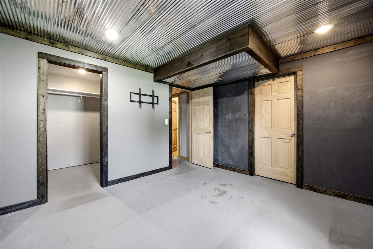 331 Blackberry Avenue Riverside IA 52327