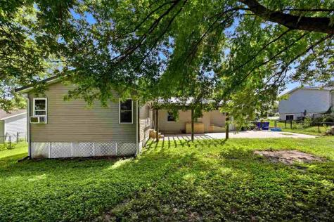 331 Blackberry Avenue Riverside IA 52327