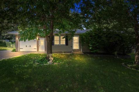 331 Blackberry Avenue Riverside IA 52327