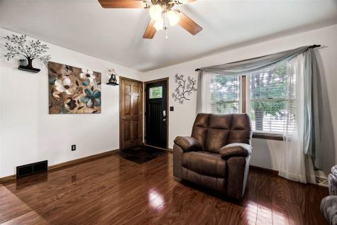 331 Blackberry Avenue Riverside IA 52327