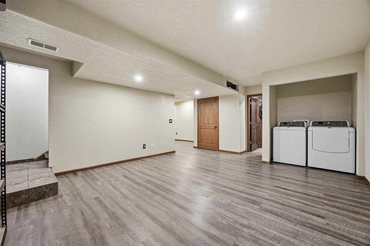 125 Stanwyck Drive Iowa City IA 52240
