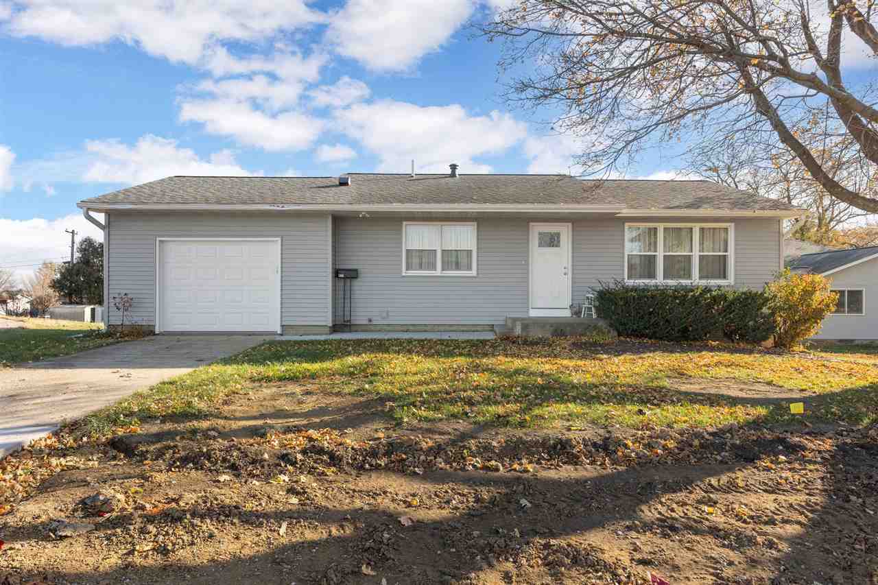 917 Elm Street Williamsburg IA 52361