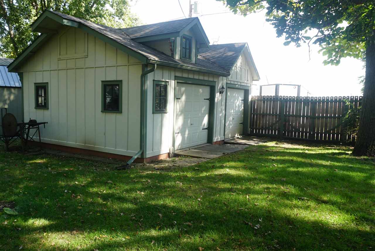 404 S Center Street Lone Tree IA 52755