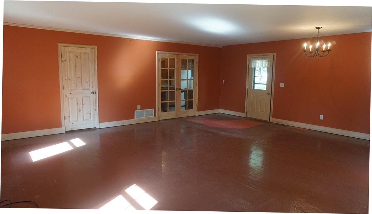 404 S Center Street Lone Tree IA 52755