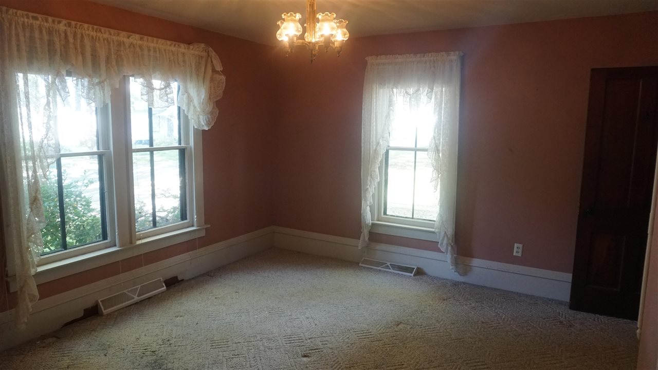 404 S Center Street Lone Tree IA 52755
