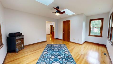 527 Mahaska Court Iowa City IA 52246