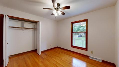 527 Mahaska Court Iowa City IA 52246