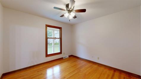 527 Mahaska Court Iowa City IA 52246